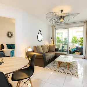 37 M2 With Terrace Near Velodrome Appartement